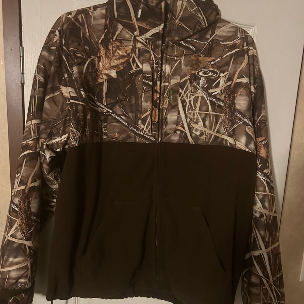 Men’s full zip drake jacket. Brand new but is missing pull tab for zipper.